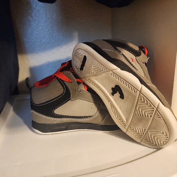 Shoes - Picture 4 of 6